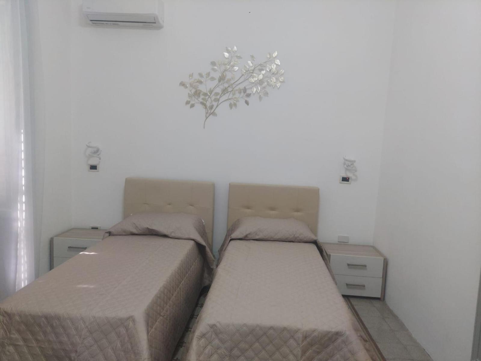 Guest House Lamphotel Militello Palermo Ngoại thất bức ảnh