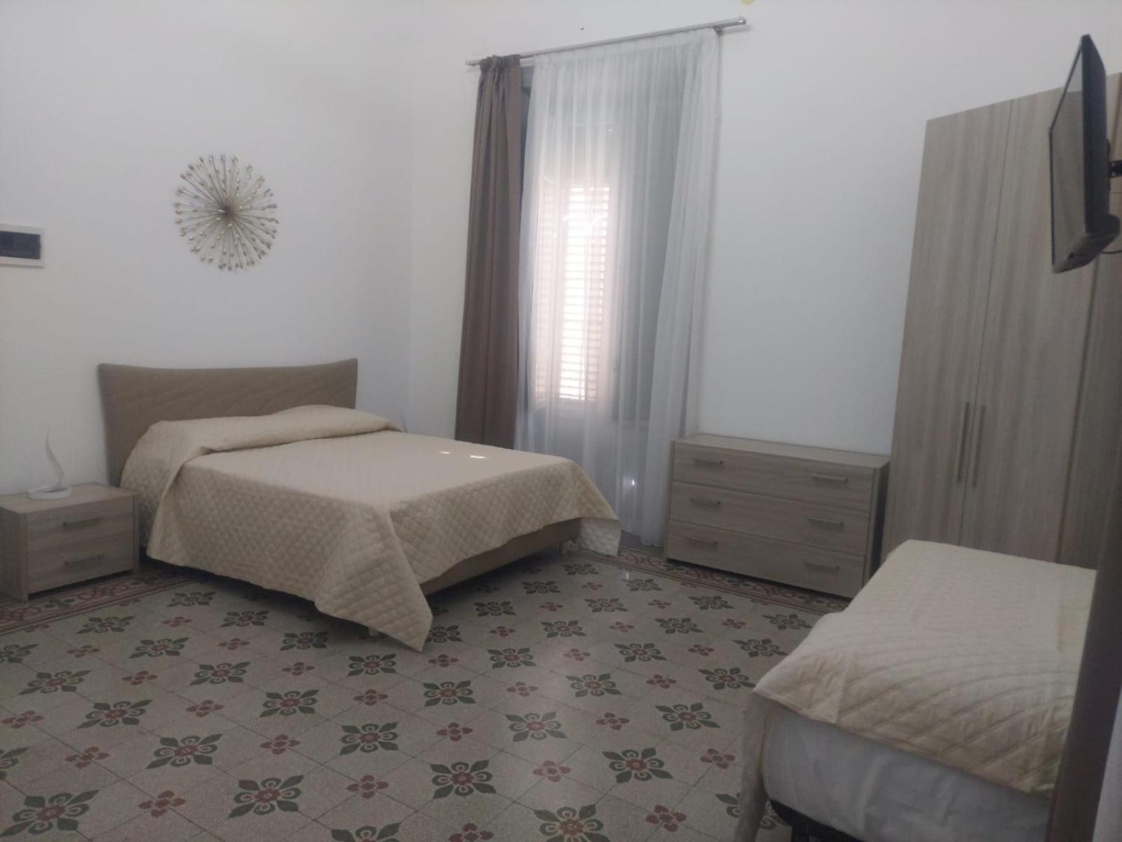 Guest House Lamphotel Militello Palermo Ngoại thất bức ảnh