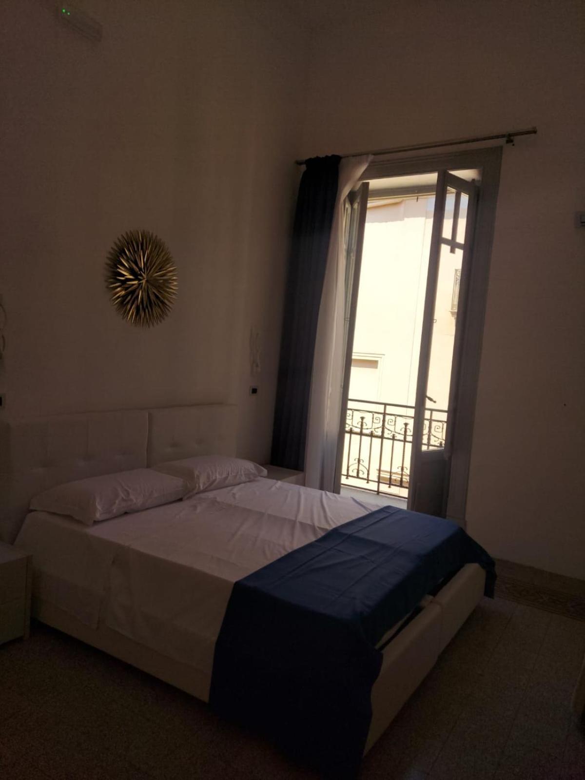 Guest House Lamphotel Militello Palermo Ngoại thất bức ảnh