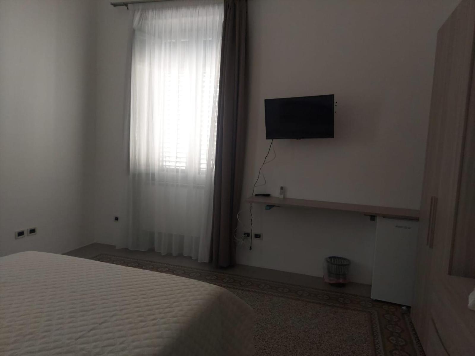 Guest House Lamphotel Militello Palermo Ngoại thất bức ảnh