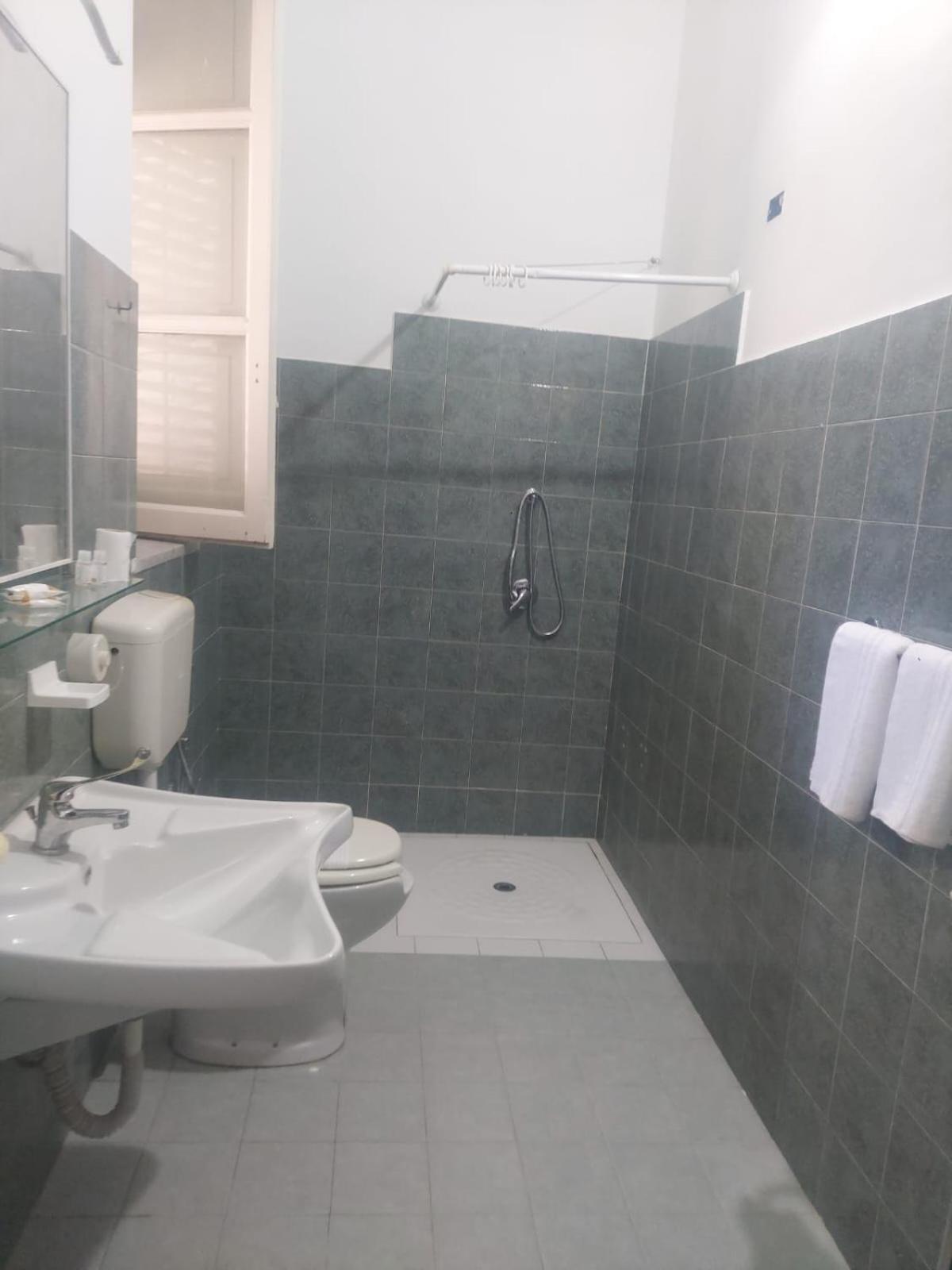 Guest House Lamphotel Militello Palermo Ngoại thất bức ảnh